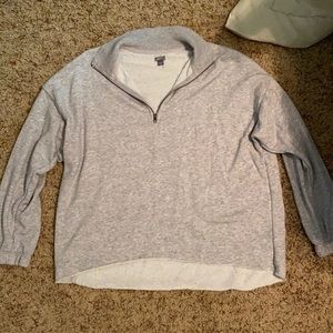 lightweight pullover, xs but fits like m